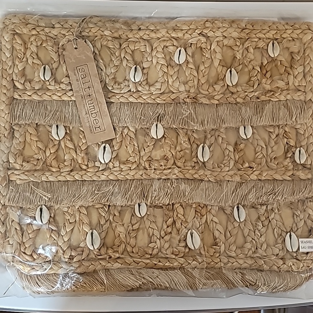 BEACHLY X SALT + UMBER - ISLA JUTE SEASHELL TOTE - Picture 5 of 9